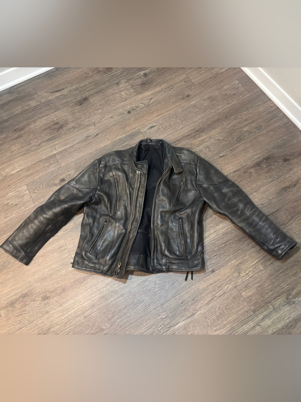 Unik Men's Distressed Black Leather Bomber Jacket